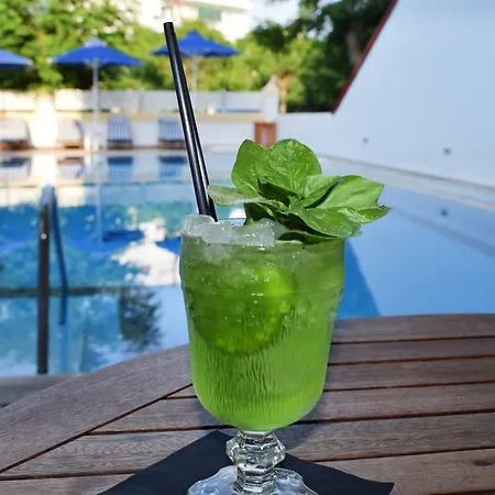 Erato & העיירה קוס