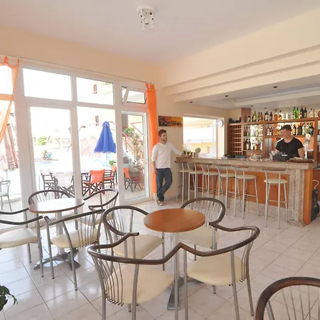 Erato & 3* העיירה קוס