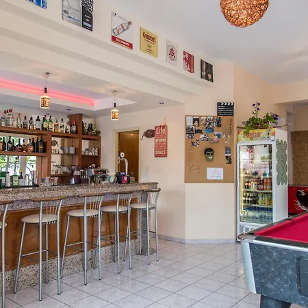 מלון דירות Erato &