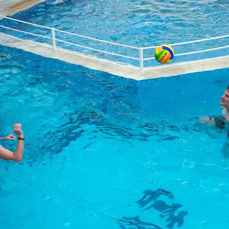 מלון דירות Erato &