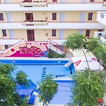 Aparthotel Erato &
