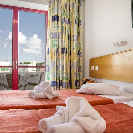 埃拉托公寓式酒店 3* 科斯镇