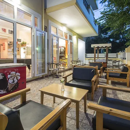 Aparthotel Erato &