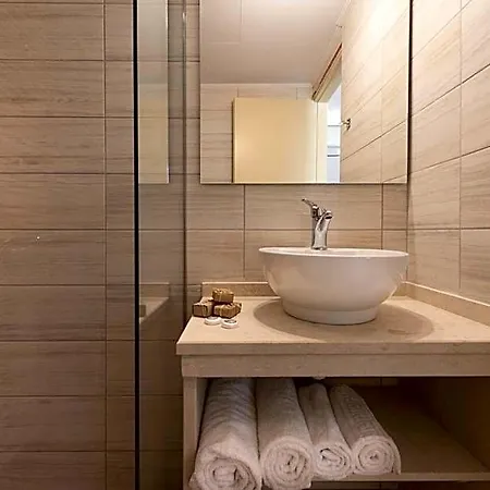 Erato & Aparthotel