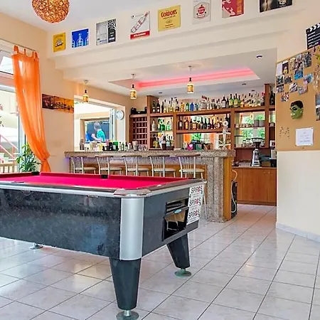 Aparthotel Erato &