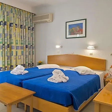 Erato & Aparthotel 3*
