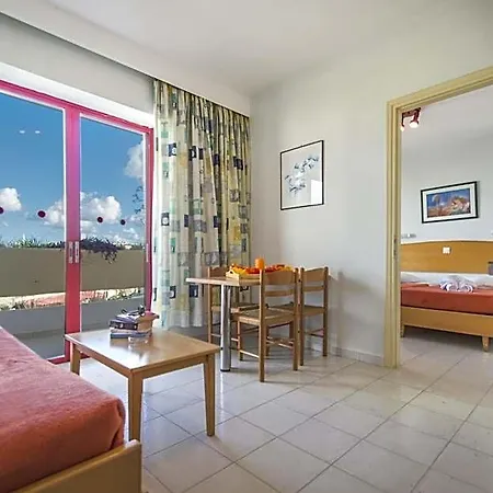 Aparthotel Erato &