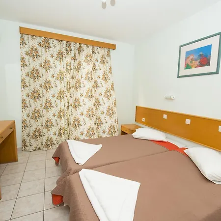 Lejlighedshotel Erato & 3*