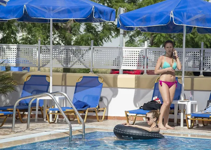 Hotel apartamentowy Erato & 3*