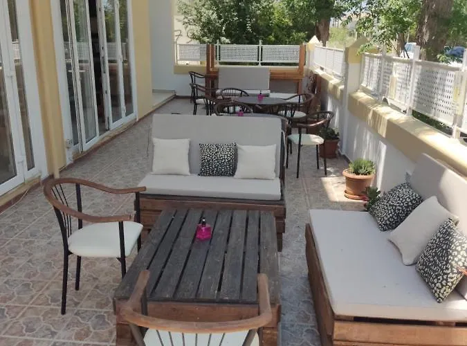 Aparthotel Erato & 3*