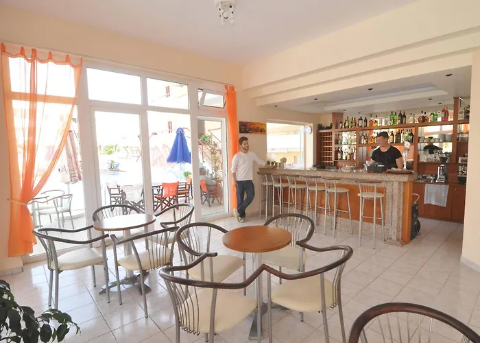 埃拉托公寓式酒店 3* 科斯镇