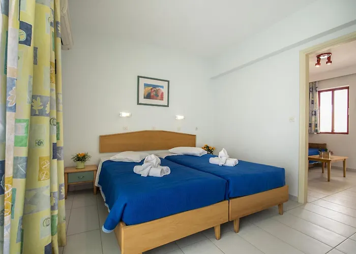 Erato & Apartmanhotel