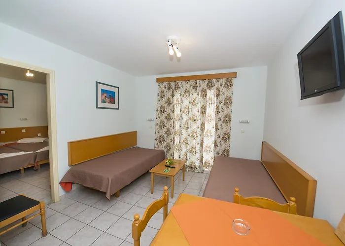 Erato & Apartmanhotel