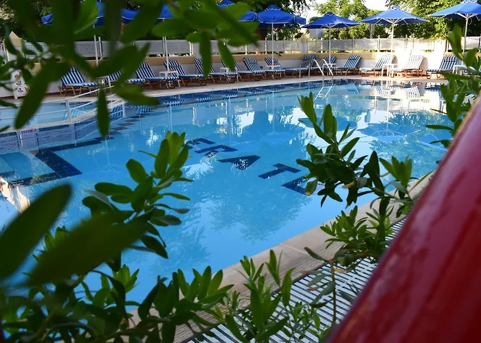 Erato & Apartmanhotel